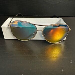 Stylish Gold Aviator Sunglasses